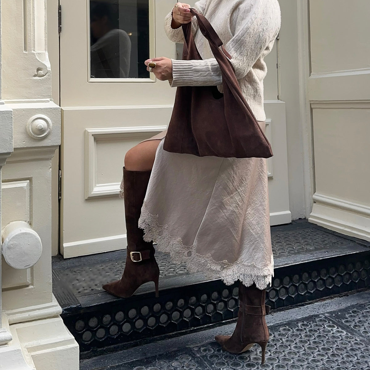 KINZY BOOTS DK BROWN SUEDE - Dolce Vita