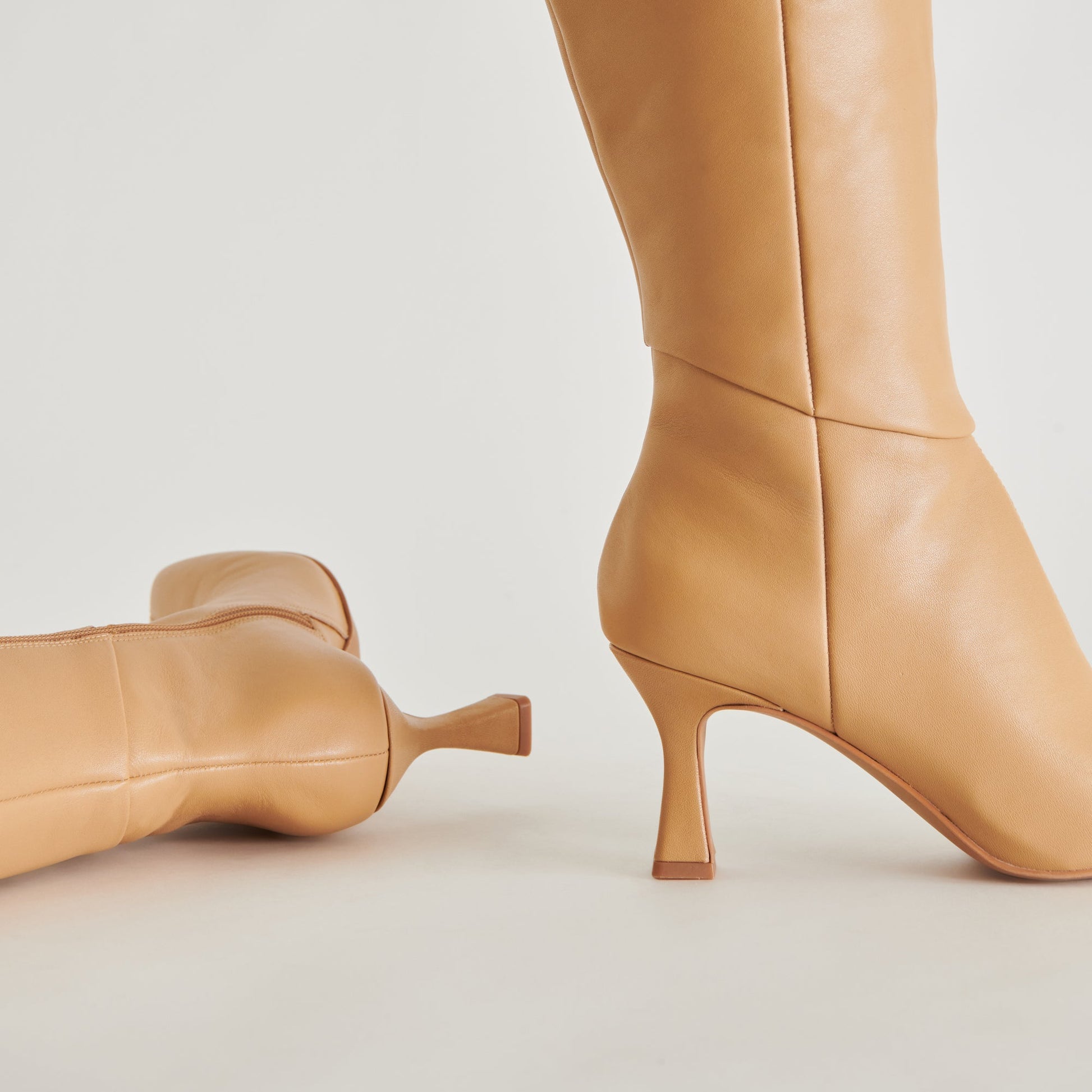 GYRA BOOTS TAN LEATHER - Dolce Vita