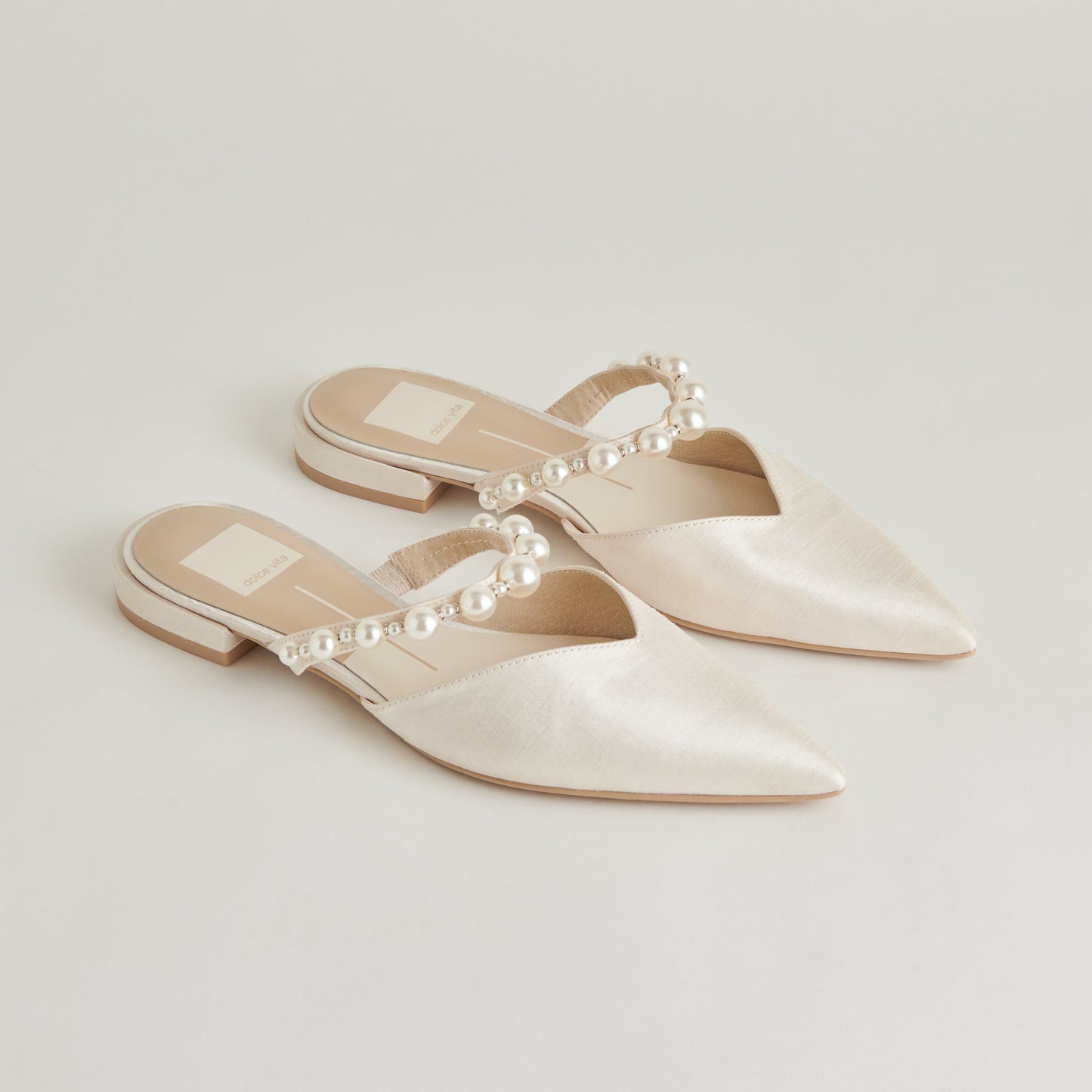 KANIKA PEARL FLATS VANILLA PEARLS - Dolce Vita
