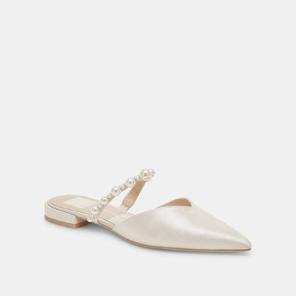 KANIKA PEARL FLATS VANILLA PEARLS - Dolce Vita