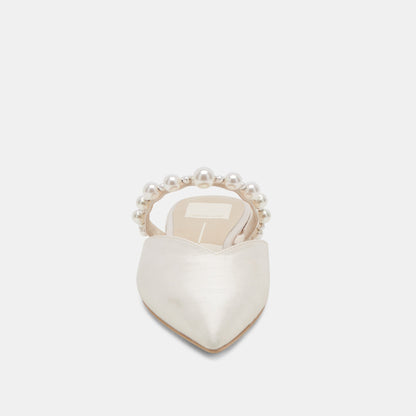 KANIKA PEARL FLATS VANILLA PEARLS - Dolce Vita