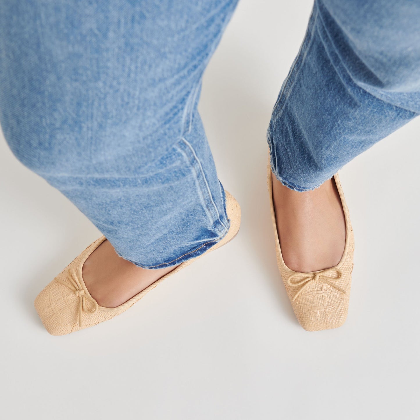 ANISA BALLET FLATS LT NATURAL WOVEN RAFFIA - Dolce Vita
