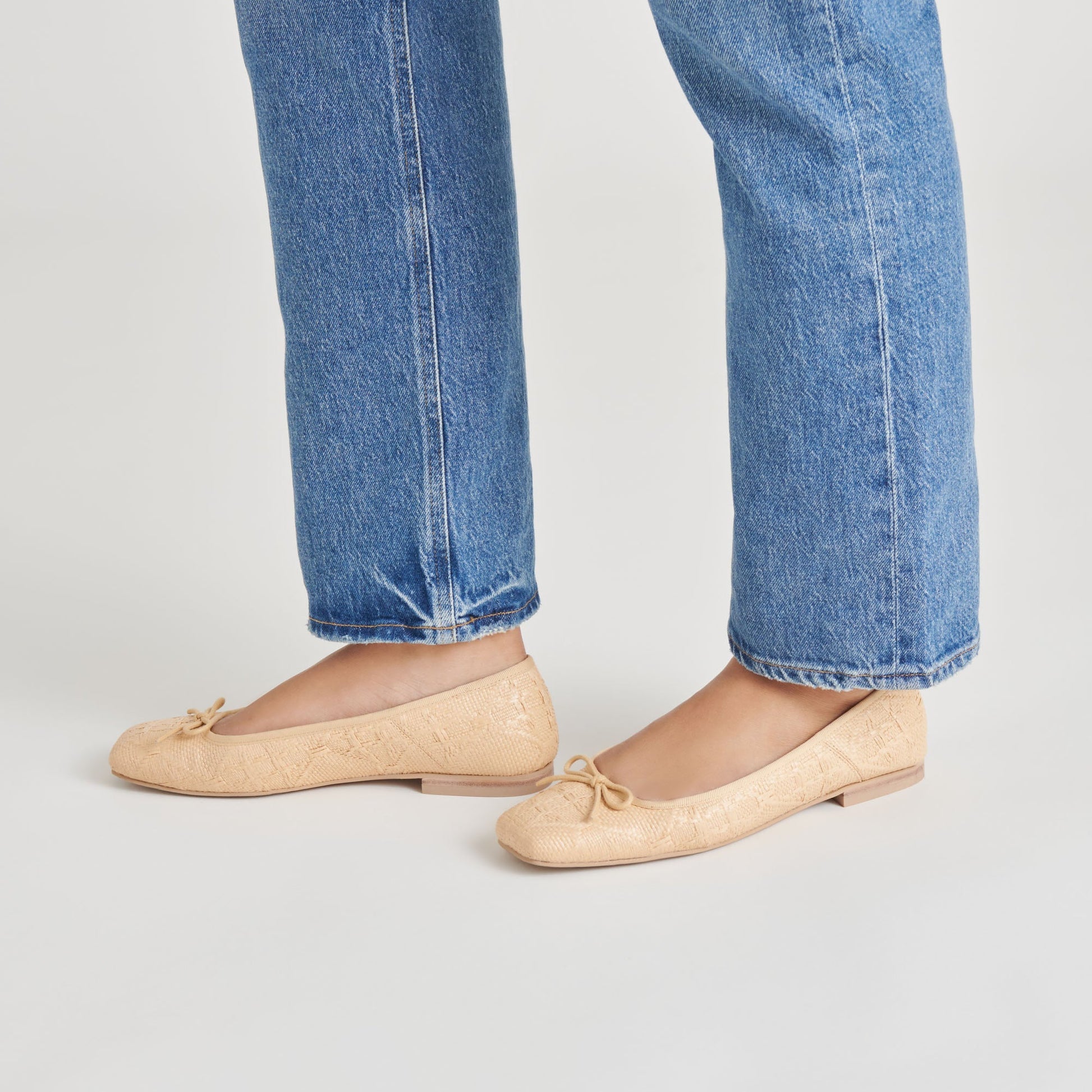 ANISA BALLET FLATS LT NATURAL WOVEN RAFFIA - Dolce Vita