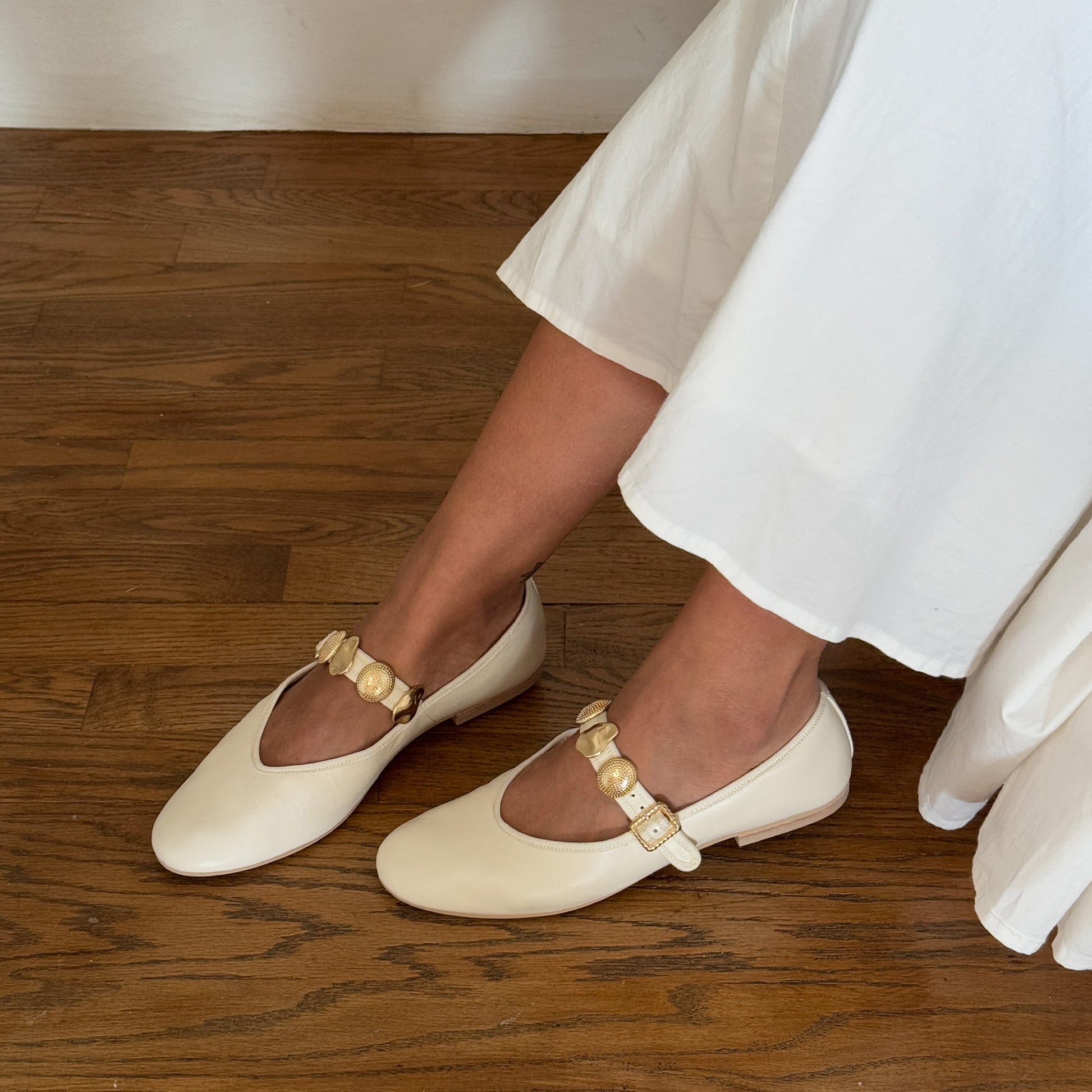 Relan Off White Leather Ballet Flats - Dolce Vita