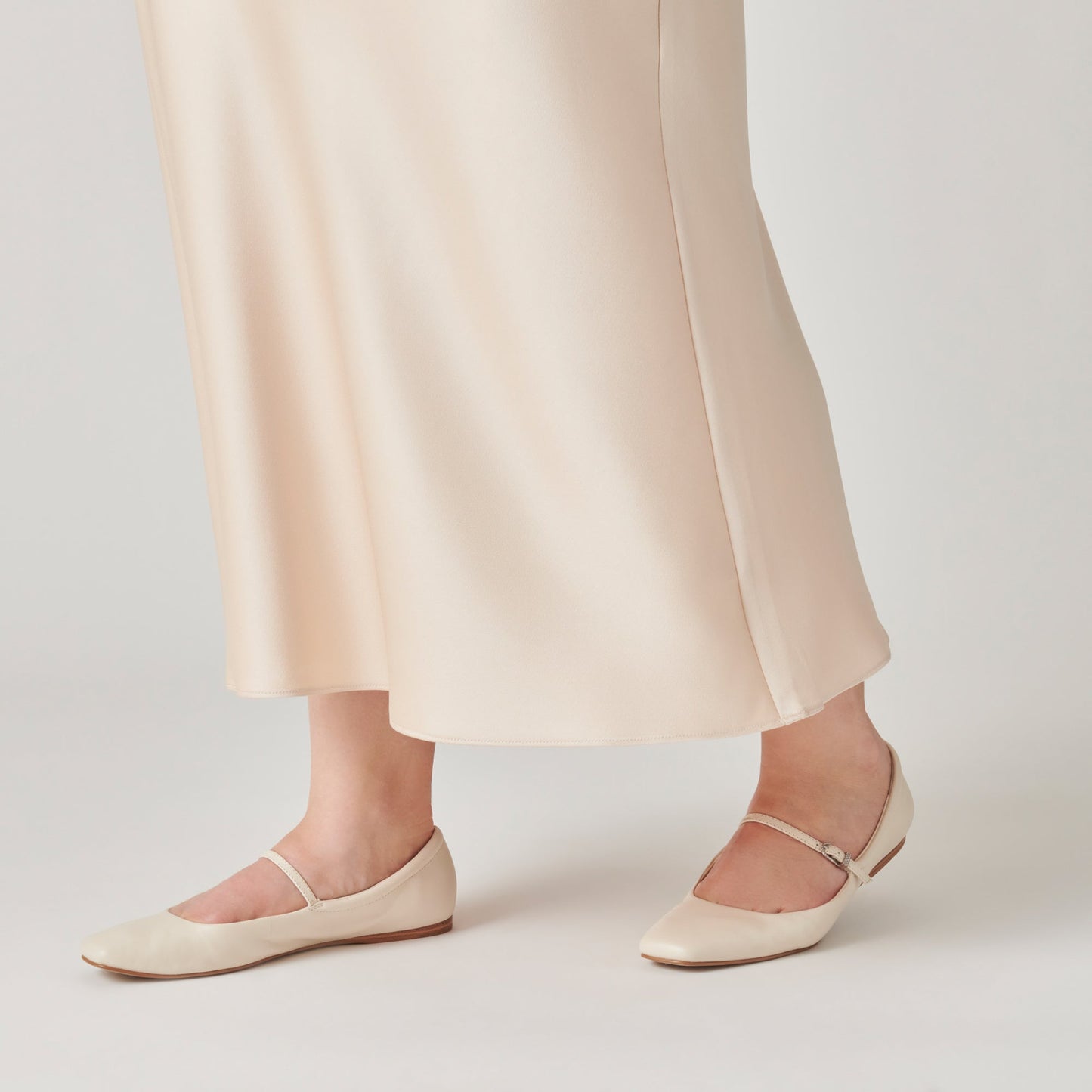 Reyes Wide Ballet Flats Ivory Leather - Dolce Vita