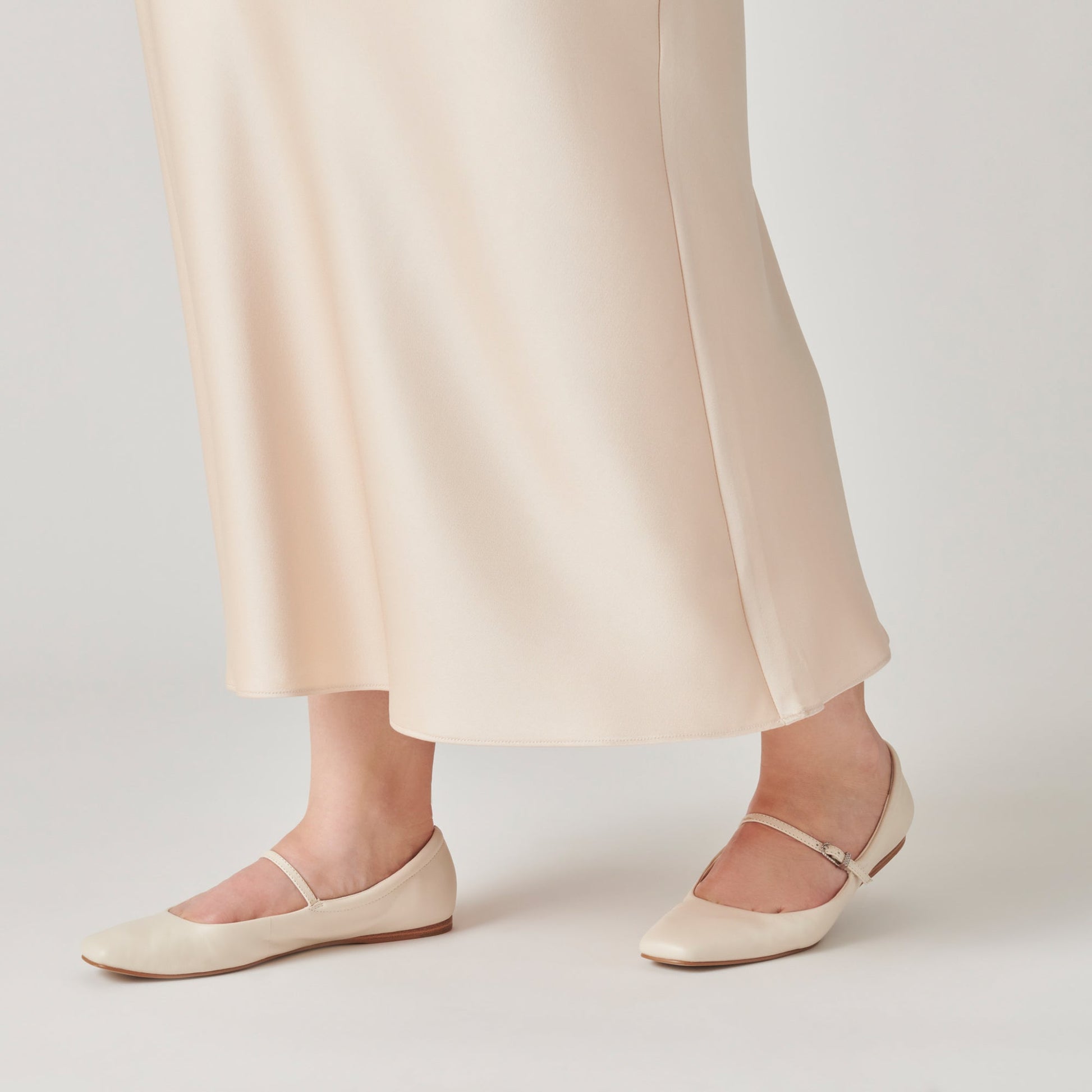 Reyes Wide Ballet Flats Ivory Leather - Dolce Vita