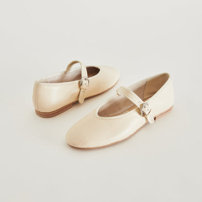 ROSLYN BALLET FLATS CREME LEATHER - Dolce Vita