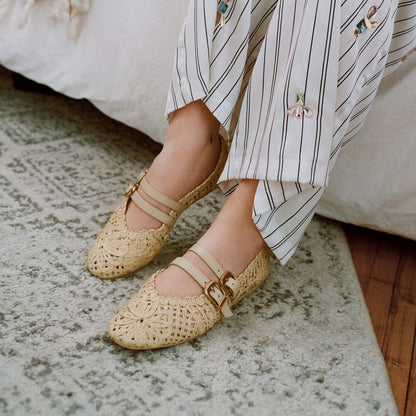 BAYLEE SUNFLOWER BALLET FLATS LT NATURAL MACRAME - Dolce Vita