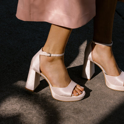PANDRO HEELS WHITE SATIN - Dolce Vita