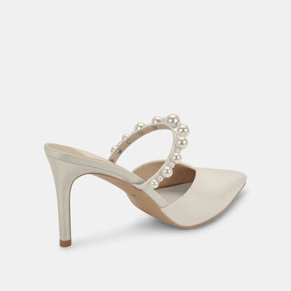 KANIKA Pearl Heels Vanilla Silk - Dolce Vita