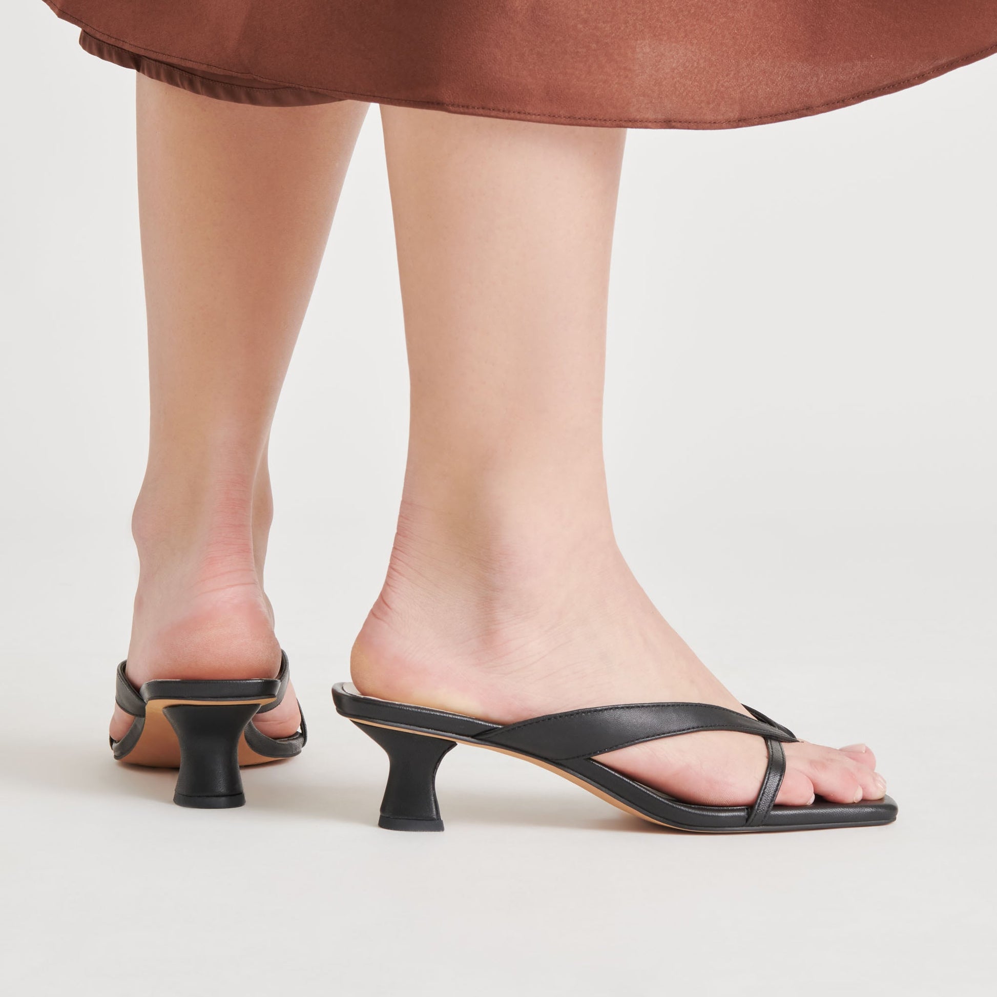 BREVEL HEELS ONYX LEATHER - Dolce Vita