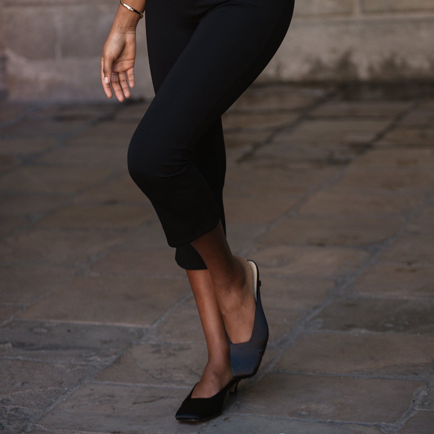 UMARA HEELS ONYX SATIN - Dolce Vita