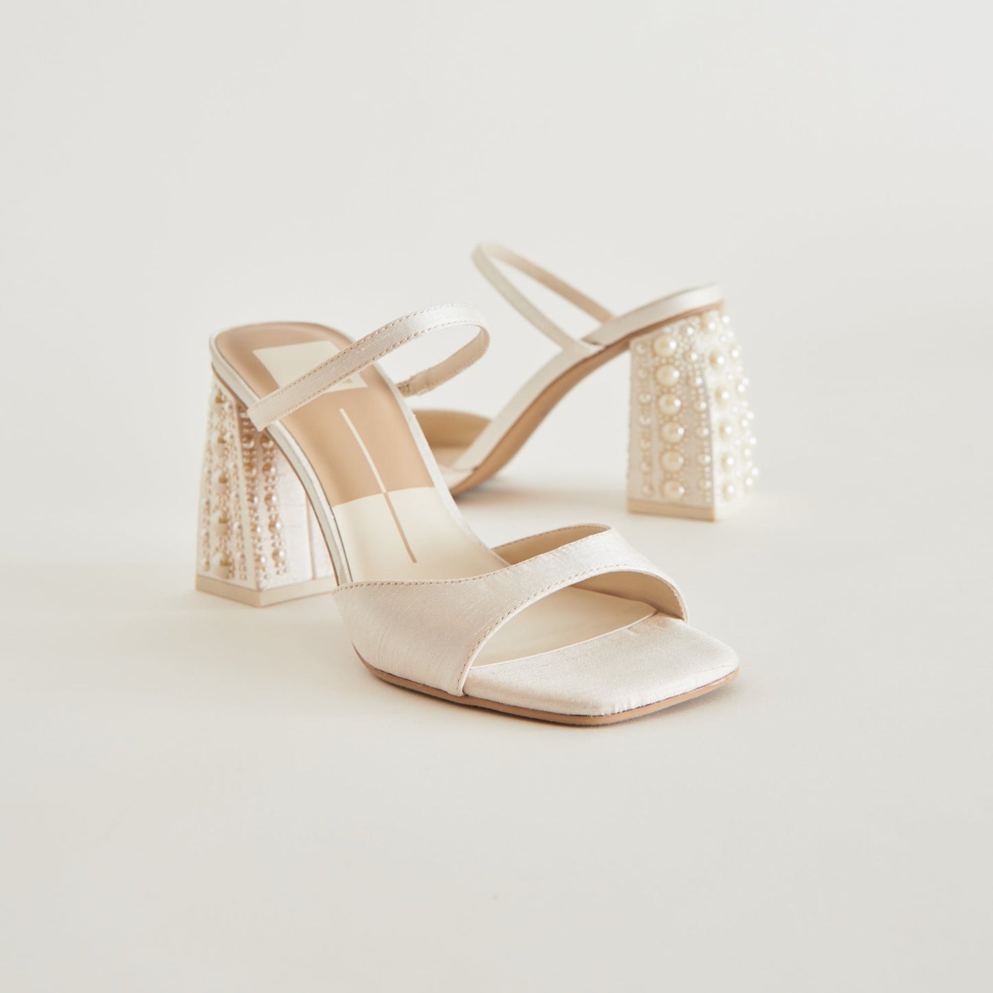 JEMMY PEARL HEELS VANILLA SILK - Dolce Vita
