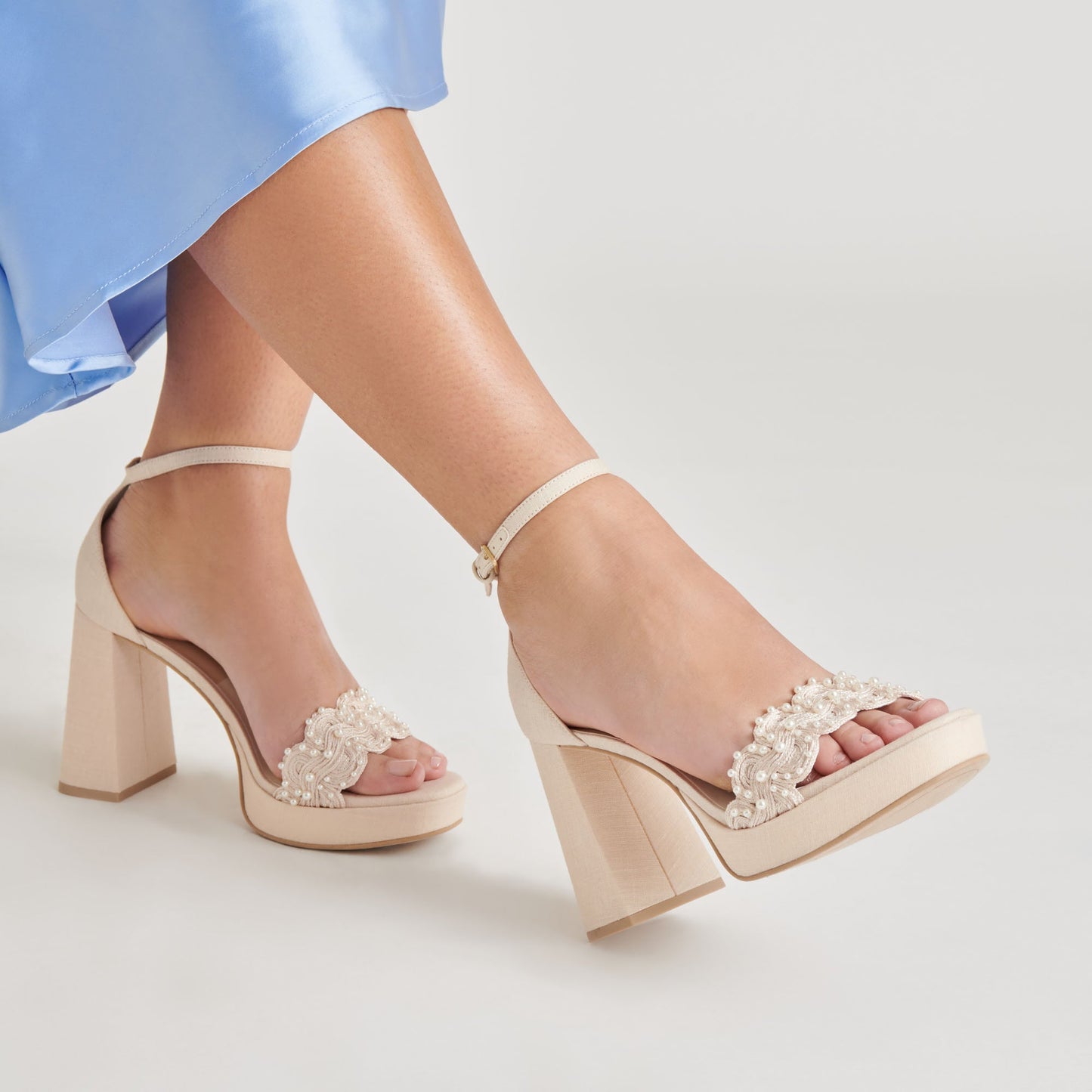 PELTIN PEARL HEELS VANILLA WOVEN RAFFIA - Dolce Vita