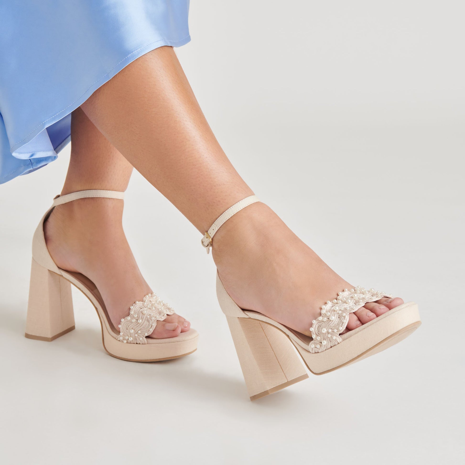 PELTIN PEARL HEELS VANILLA WOVEN RAFFIA - Dolce Vita