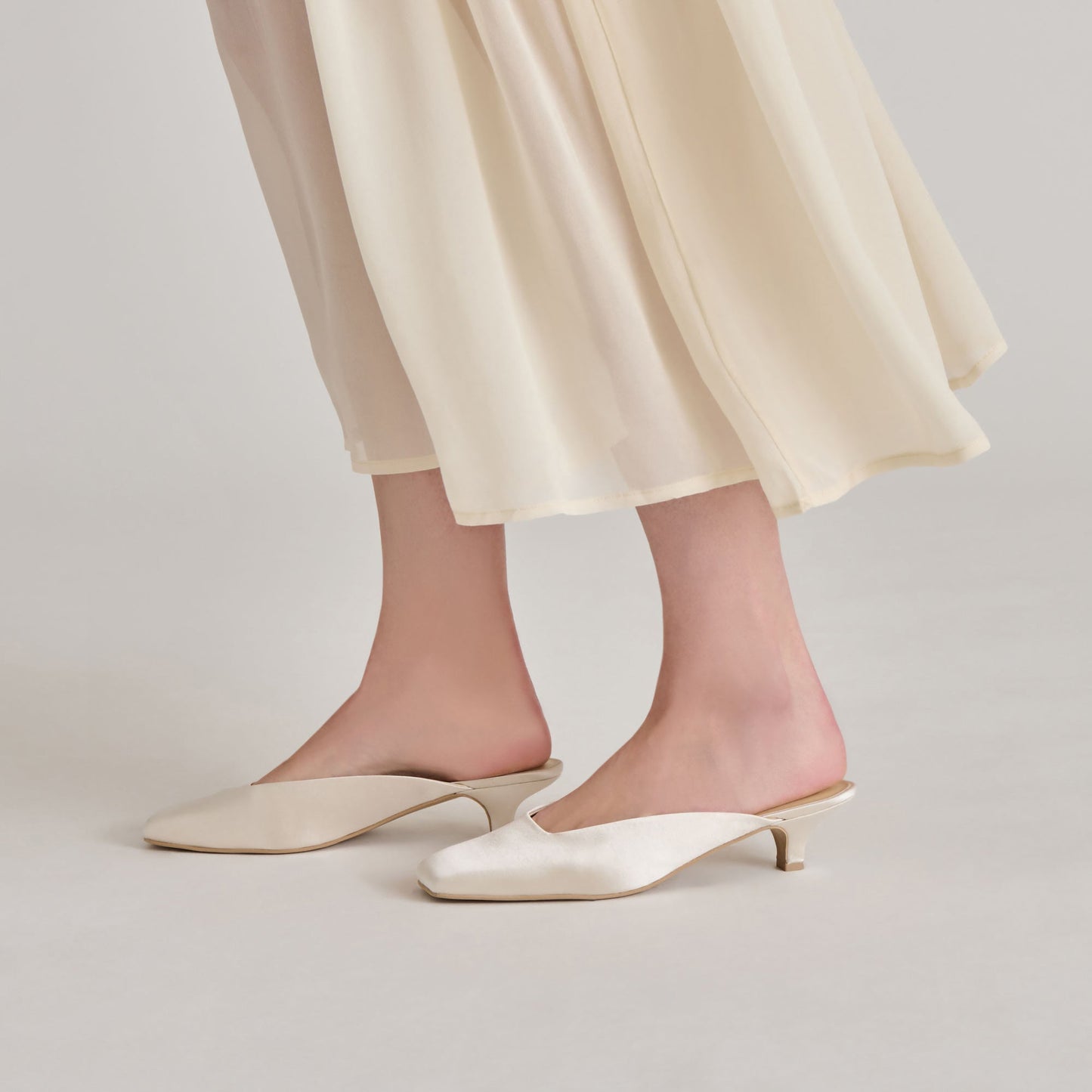 UMARA HEELS IVORY SATIN - Dolce Vita