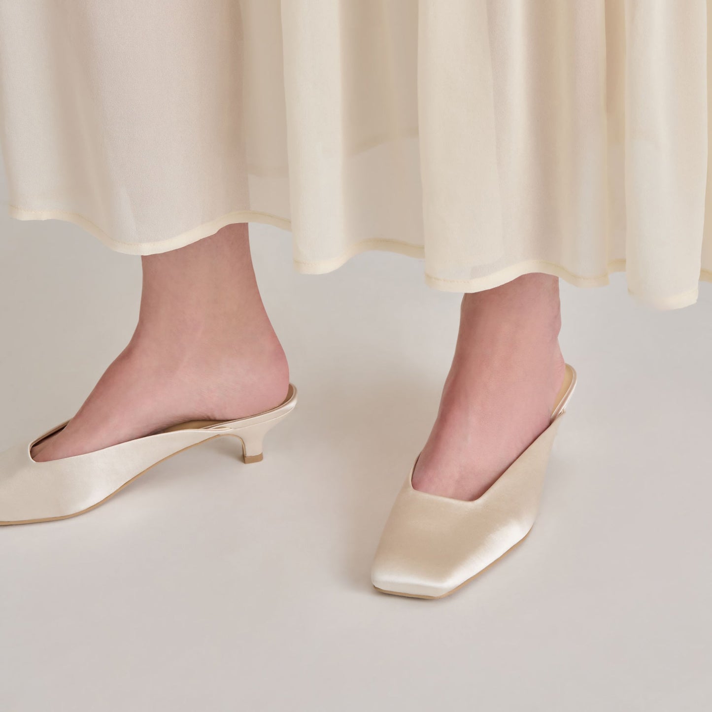 UMARA HEELS IVORY SATIN - Dolce Vita
