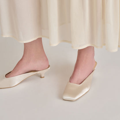 UMARA HEELS IVORY SATIN - Dolce Vita