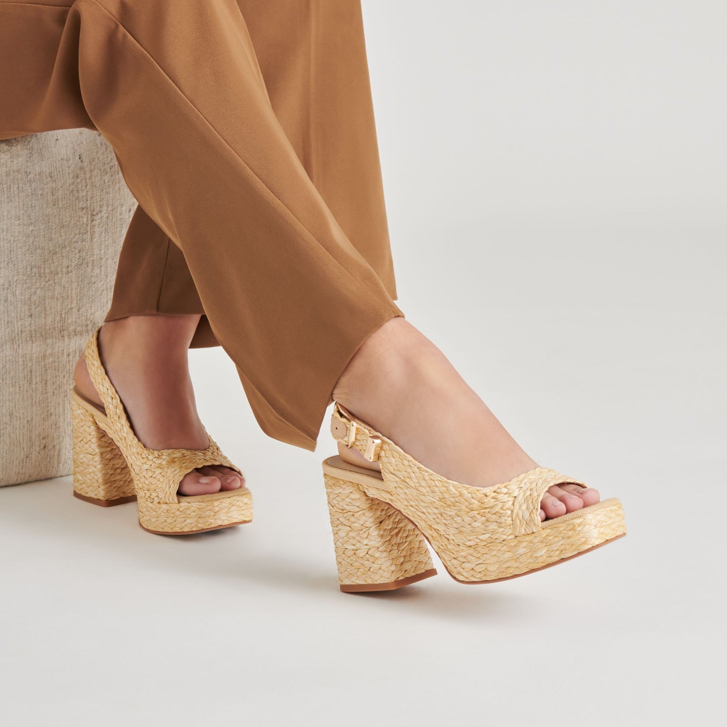 FLORES HEELS NATURAL RAFFIA - Dolce Vita