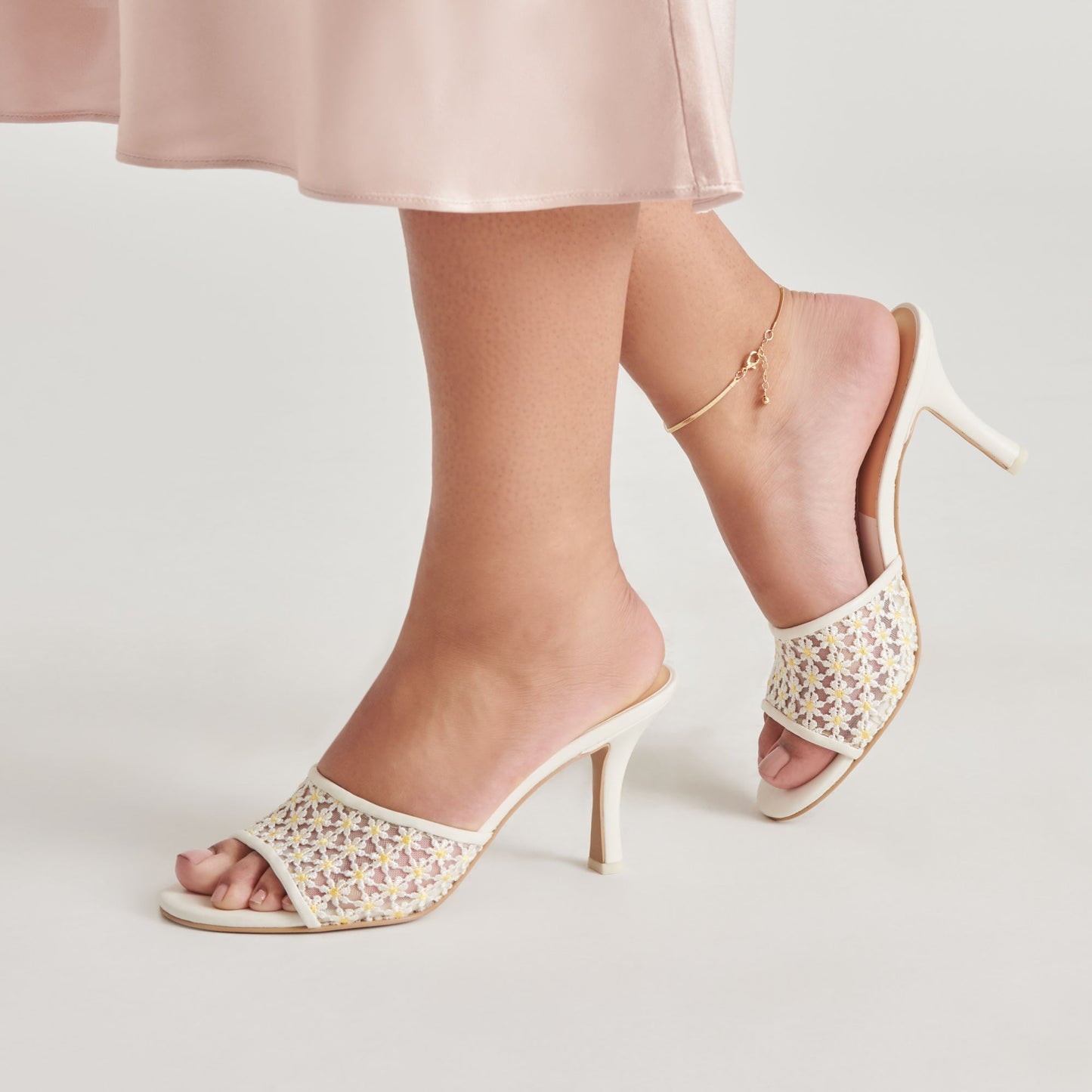 LAVENA FLORAL HEELS WHITE YELLOW FLORAL MESH - Dolce Vita