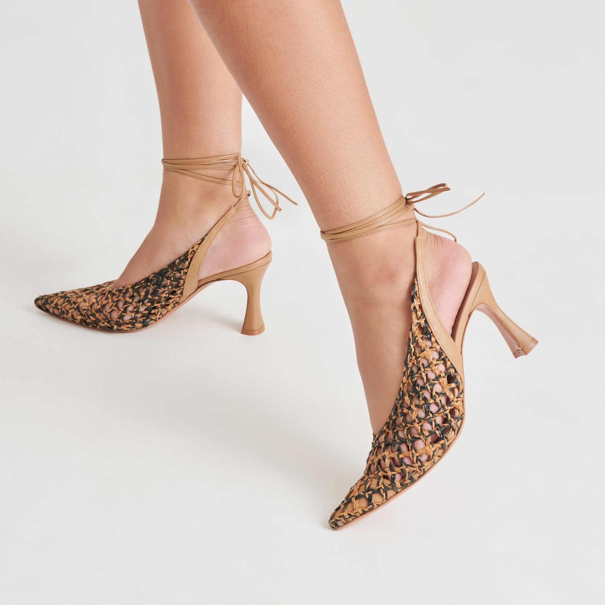 GESICA HEELS BLACK NATURAL WOVEN - Dolce Vita