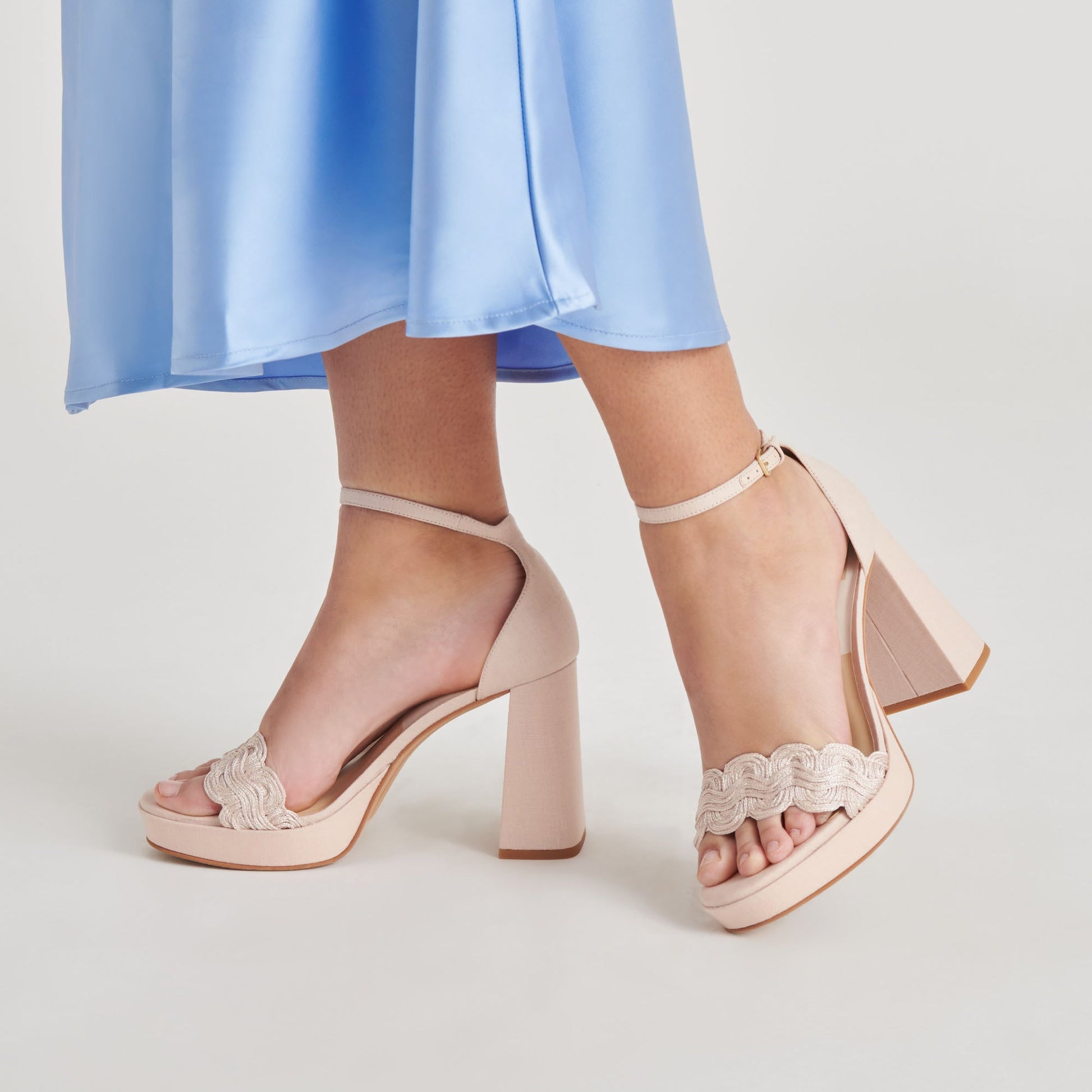 PELTIN HEELS LIGHT PINK WOVEN RAFFIA - Dolce Vita