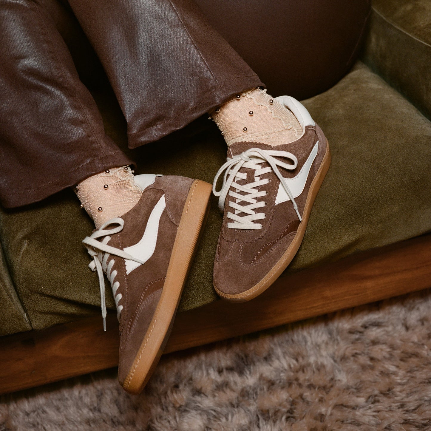 NOTICE SNEAKERS DK BROWN SUEDE - Dolce Vita