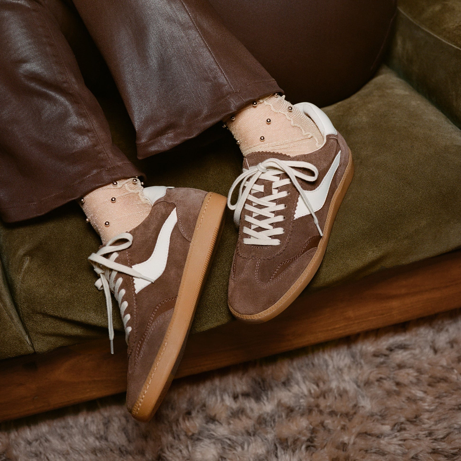 NOTICE SNEAKERS DK BROWN SUEDE - Dolce Vita
