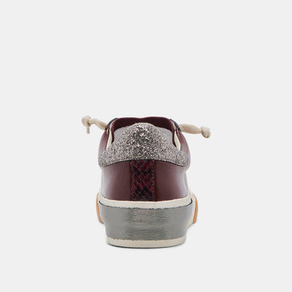 ZINA SNEAKERS BURGUNDY CRINKLE PATENT - Dolce Vita