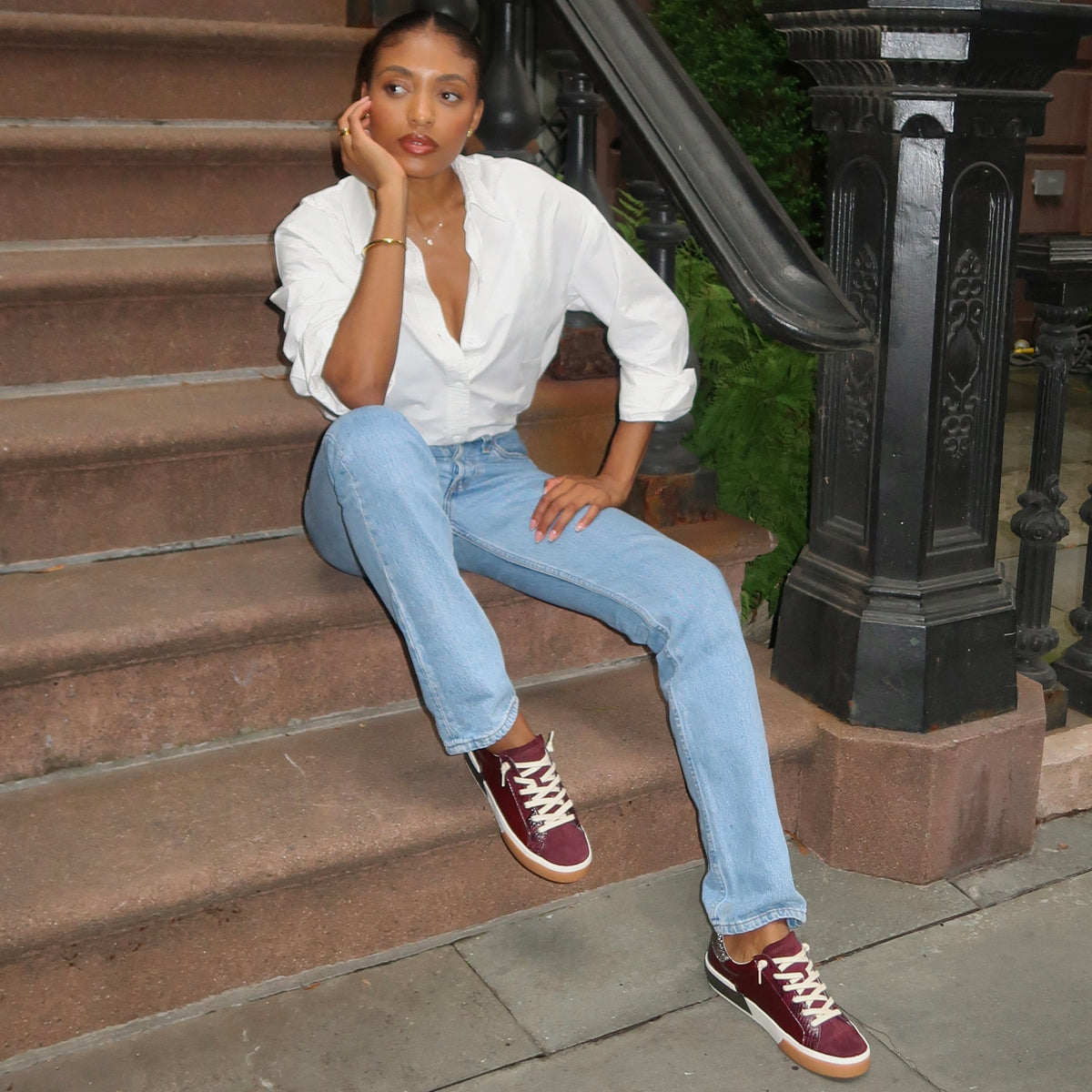 ZINA SNEAKERS BURGUNDY CRINKLE PATENT - Dolce Vita