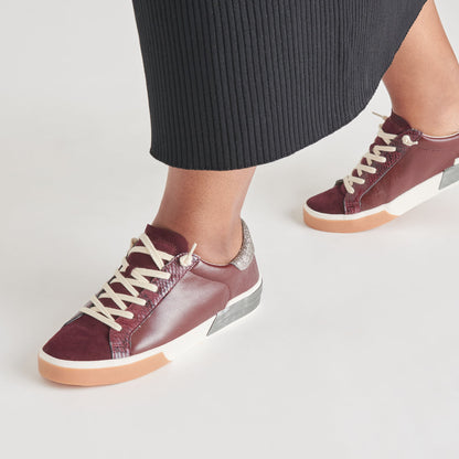 ZINA SNEAKERS BURGUNDY CRINKLE PATENT - Dolce Vita