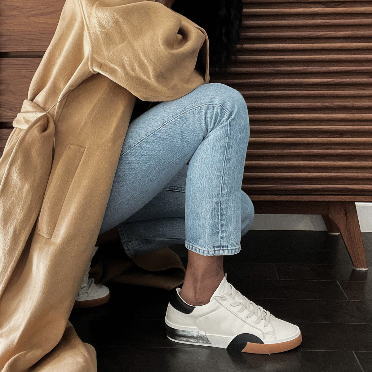 Zina Wide Sneakers White Black Leather - Dolce Vita