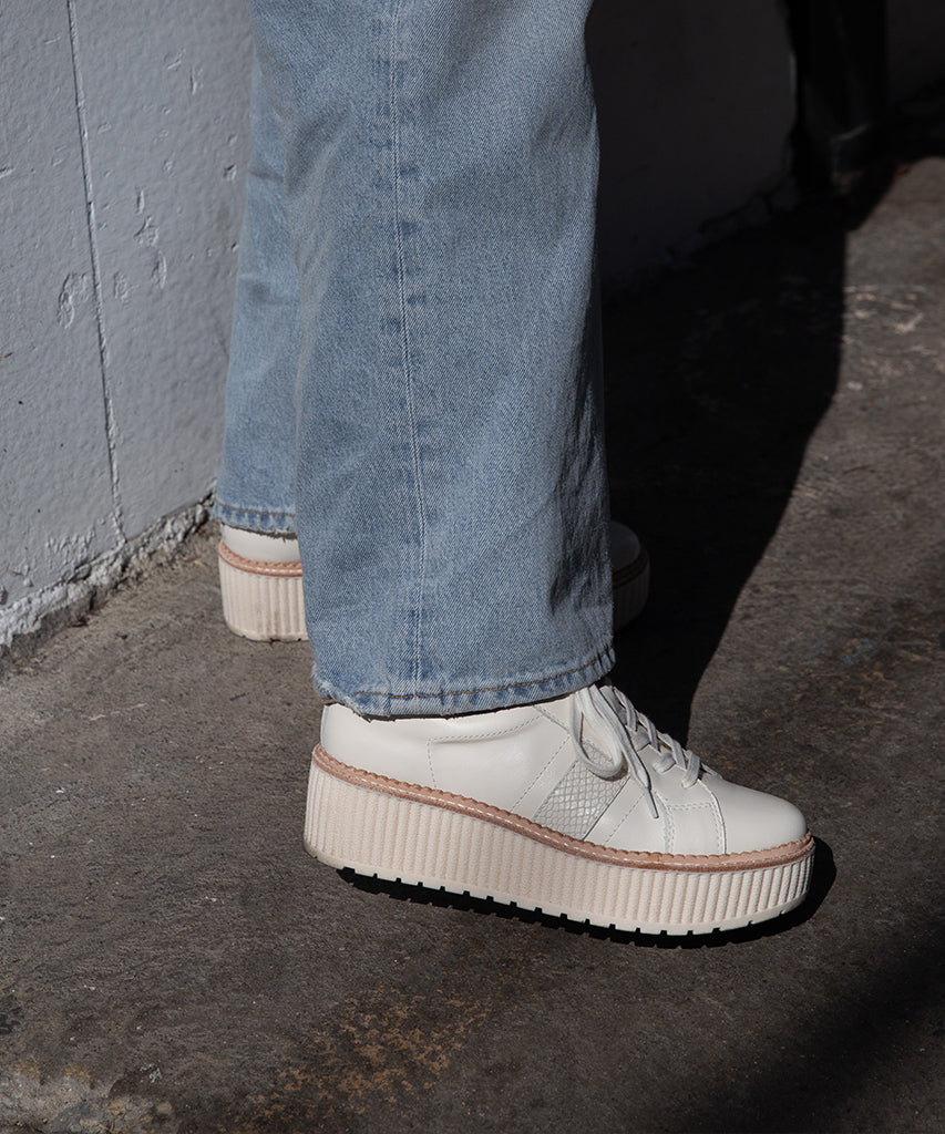 TIGER SNEAKERS WHITE LEATHER - Dolce Vita