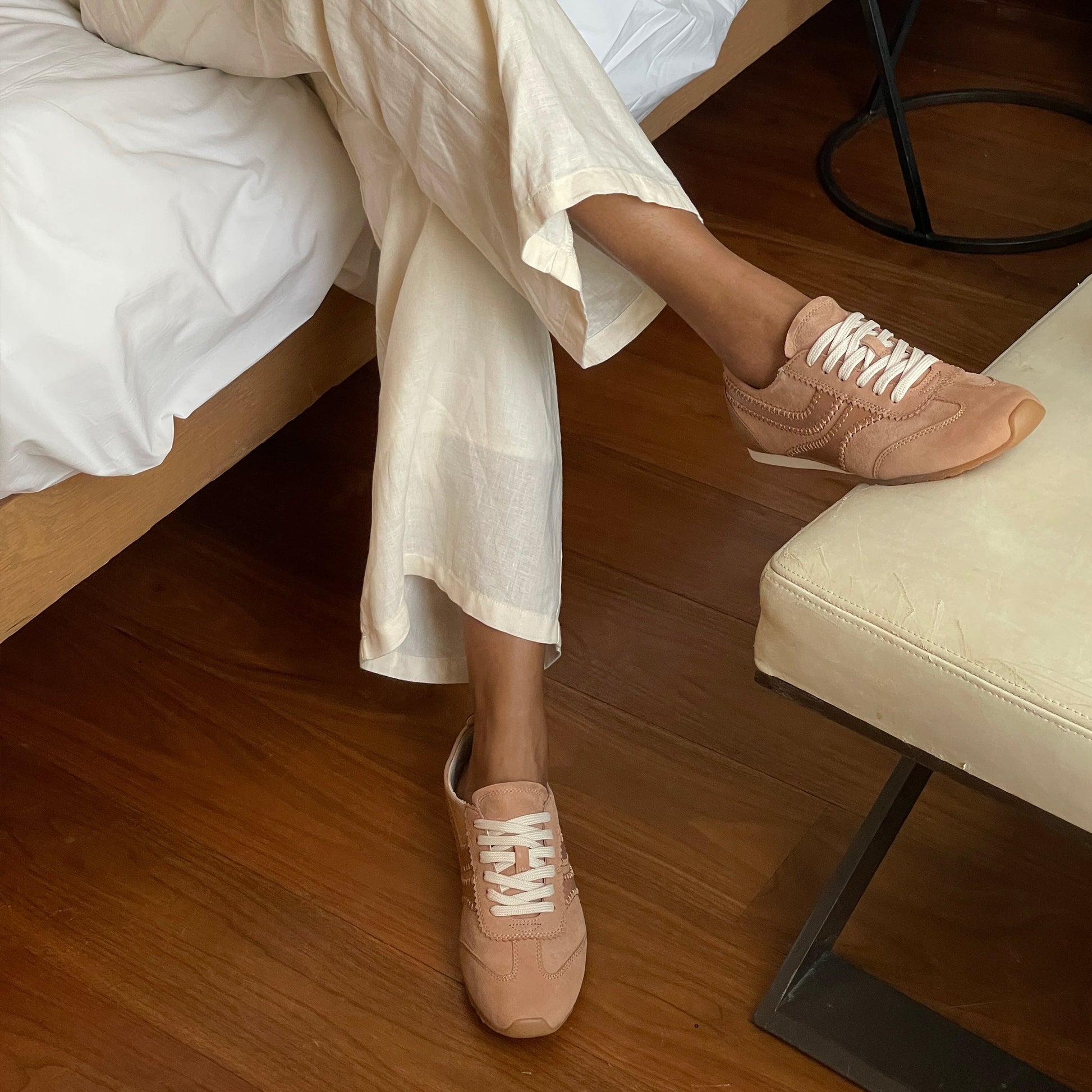 DELANY SNEAKERS TOFFEE NUBUCK - Dolce Vita