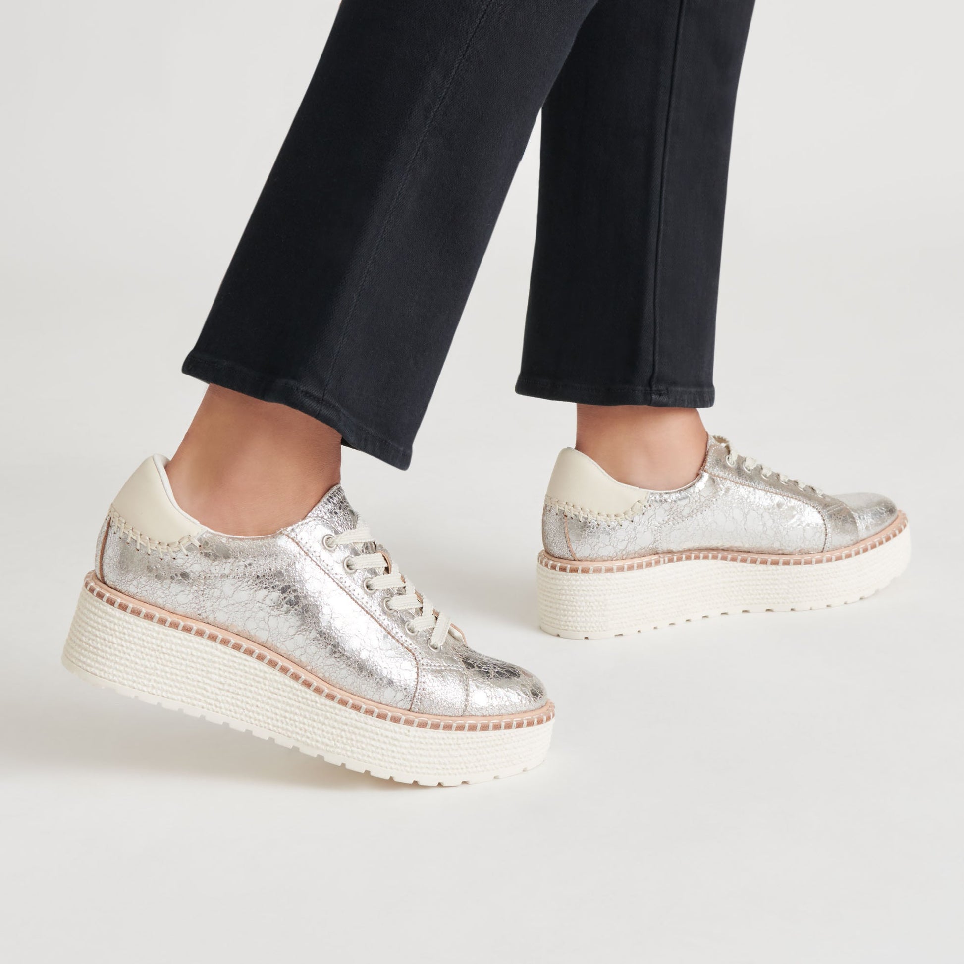 TWAIN SNEAKERS SILVER CRACKLED LEATHER - Dolce Vita