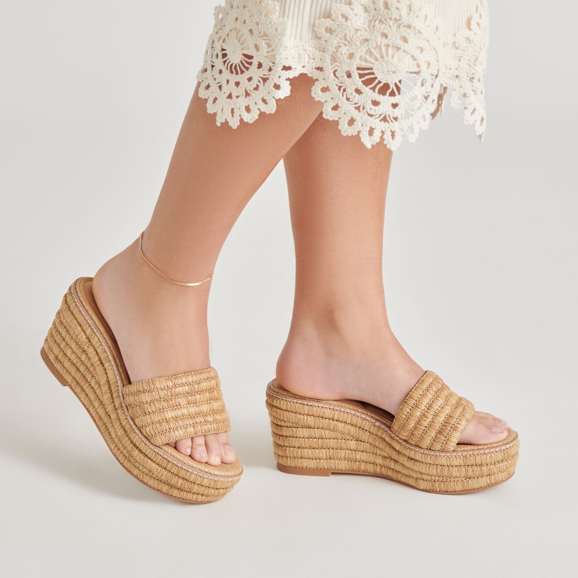 Throne Lt Natural Raffia Wedges - Dolce Vita