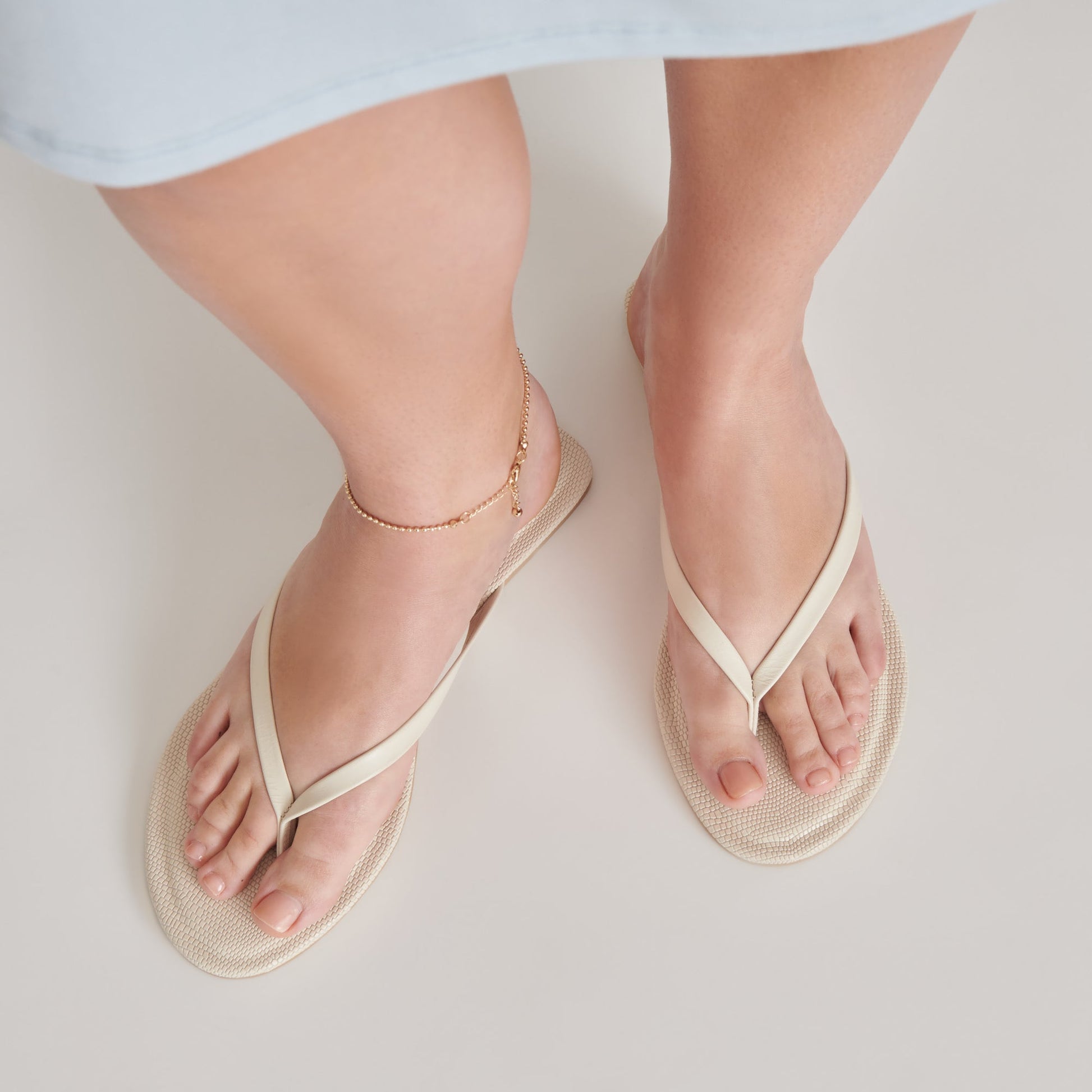 LAYNEY SANDALS IVORY LEATHER - Dolce Vita