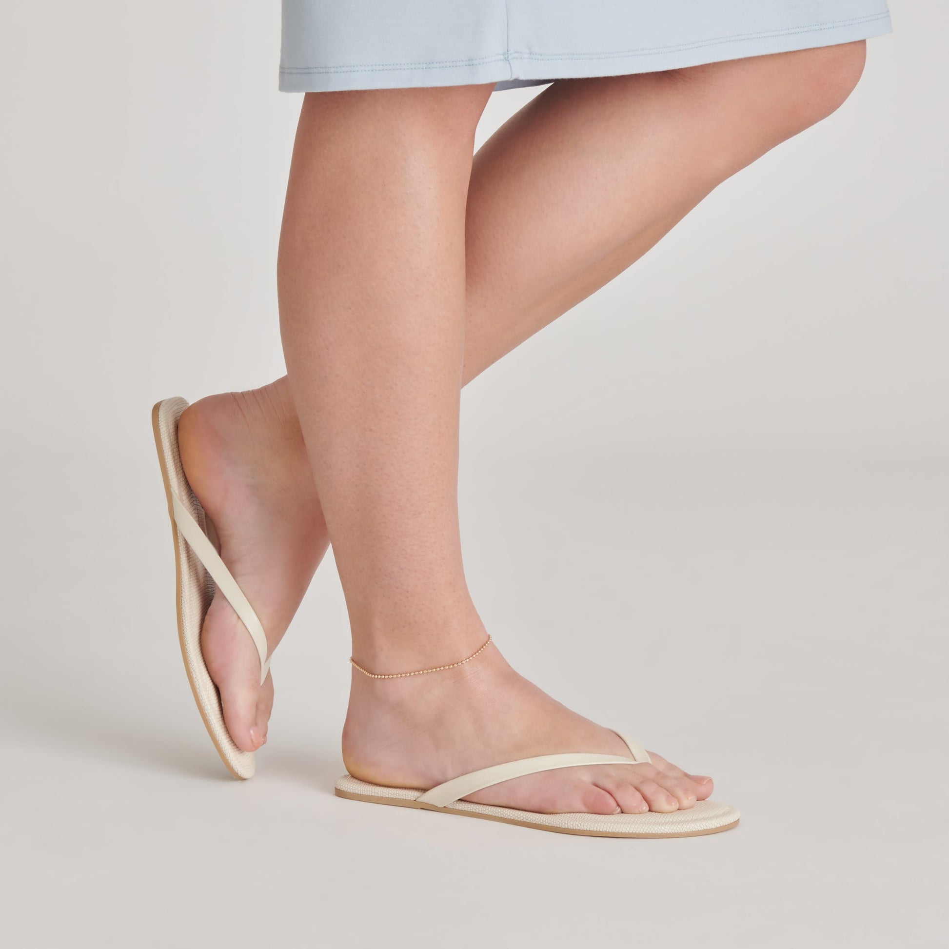 LAYNEY SANDALS IVORY LEATHER - Dolce Vita