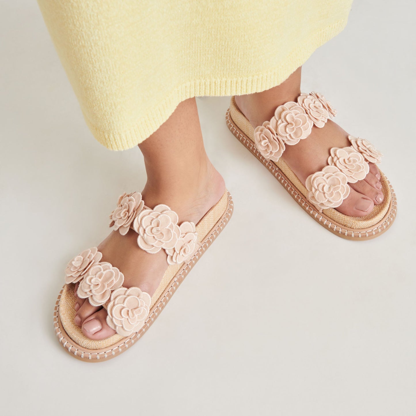 SHERLA SANDALS PRALINE RAFFIA - Dolce Vita