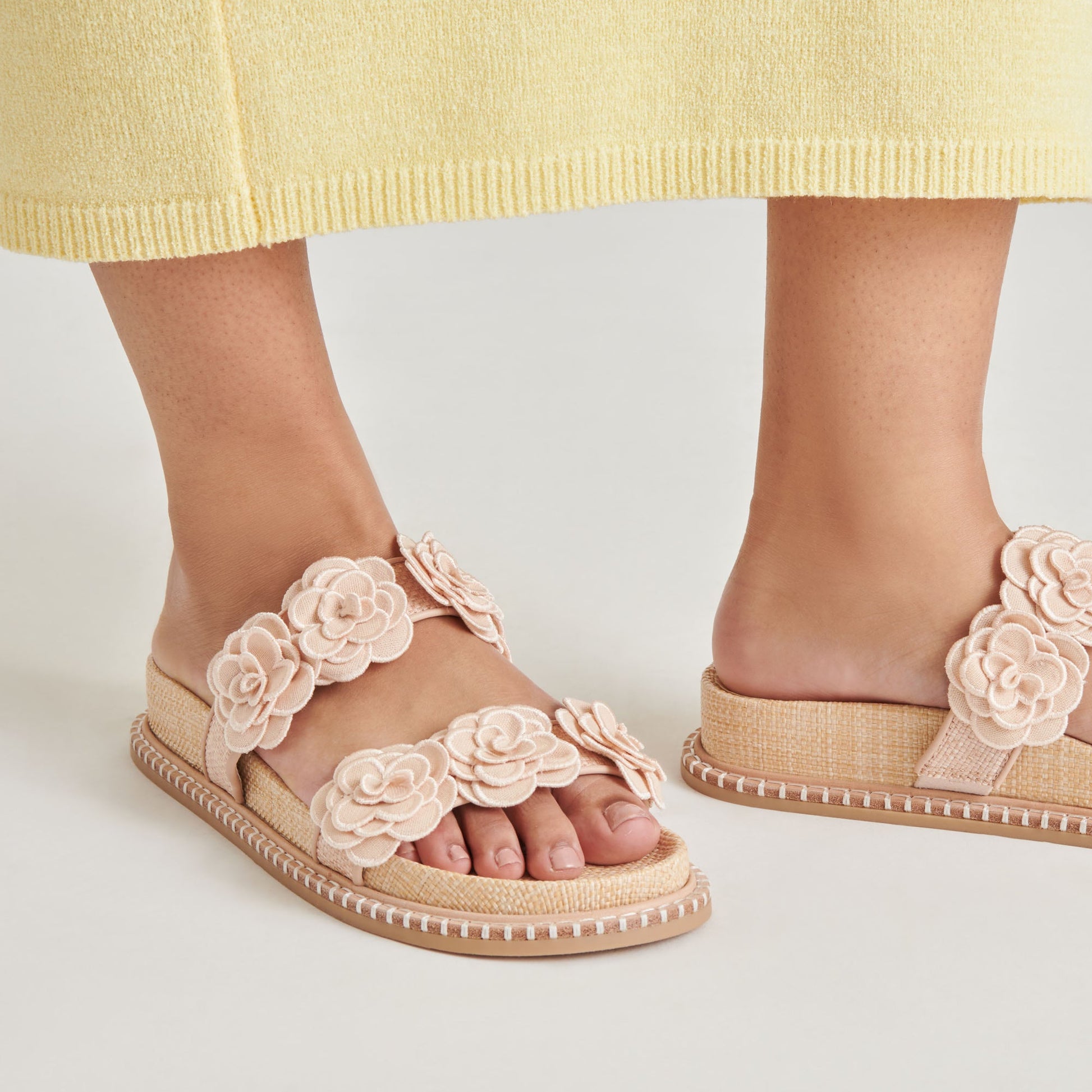 SHERLA SANDALS PRALINE RAFFIA - Dolce Vita