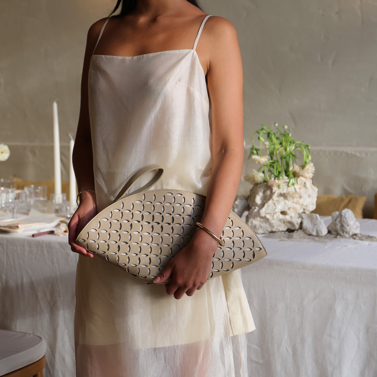 ISOLDE CLUTCH BEIGE STELLA - Dolce Vita